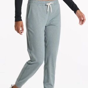 Vuori Performance Jogger Stormy Heather Size M